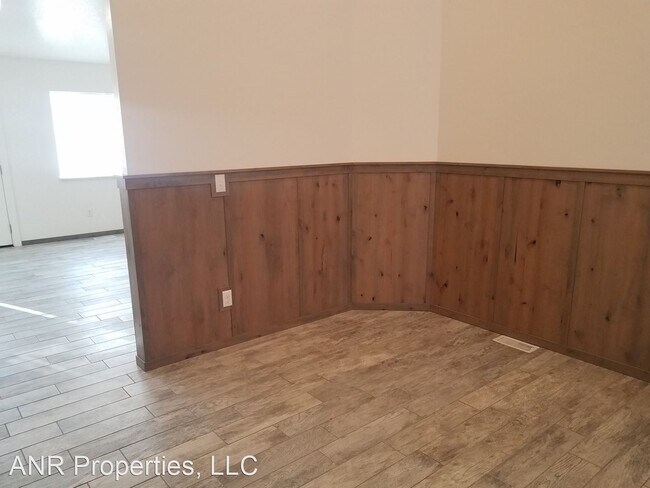 Building Photo - 4 br, 2 bath House - 3958 Cobble