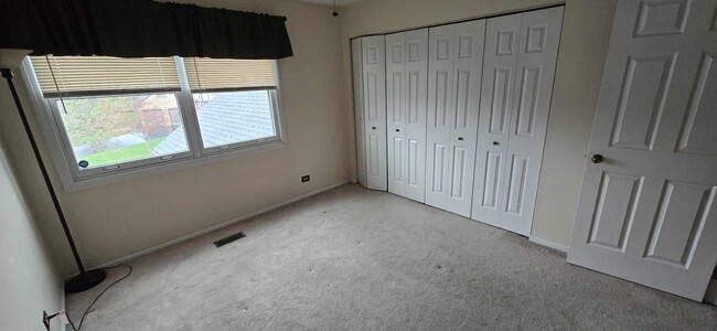 Building Photo - 14713 Golf Rd
