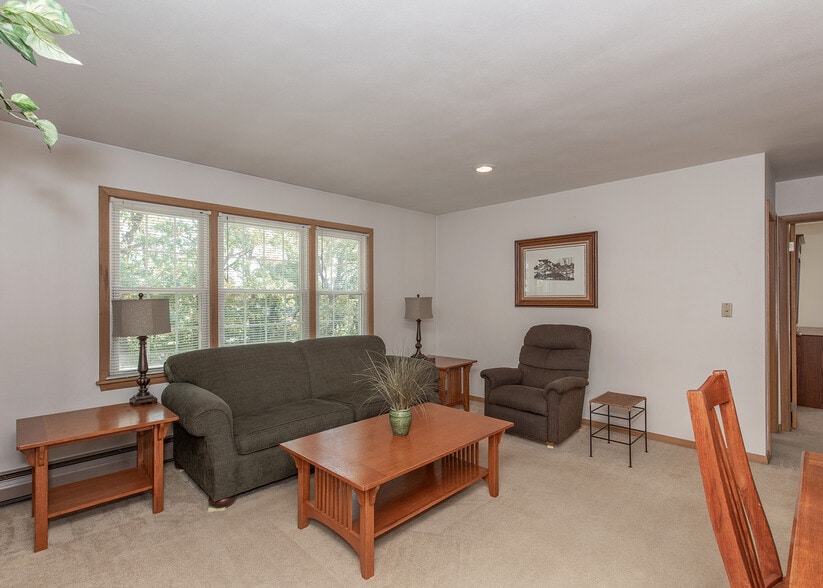 Primary Photo - Eastridge Villa