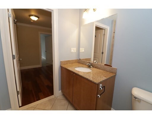 Building Photo - 45 Hancock St