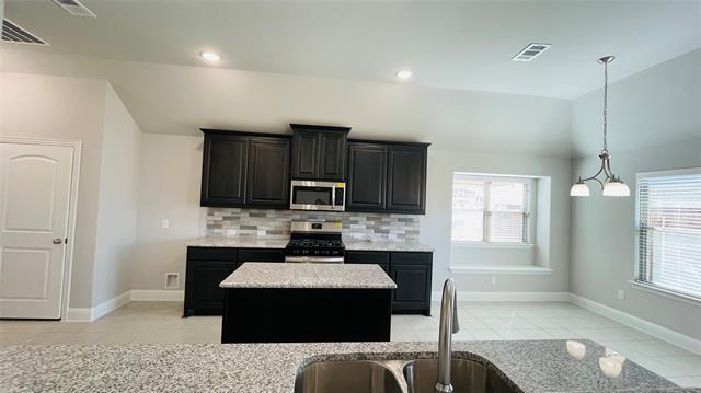 Building Photo - 325 Delaford Dr