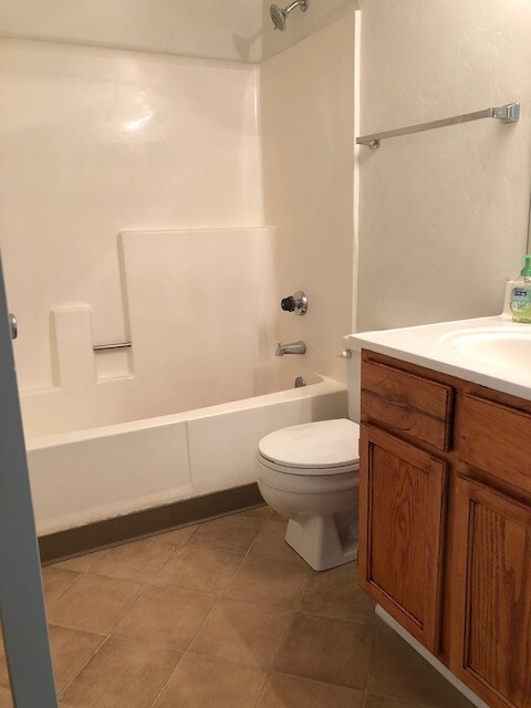 Building Photo - Upstairs Three Bedroom Condo ~ N. Prescott