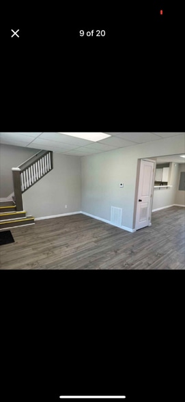Building Photo - 822 9th St W