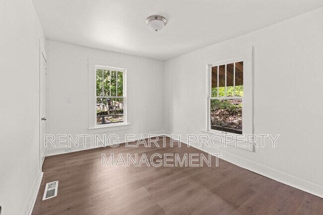 Building Photo - 601 78th St S