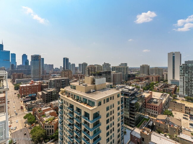 Building Photo - 757 N Orleans St