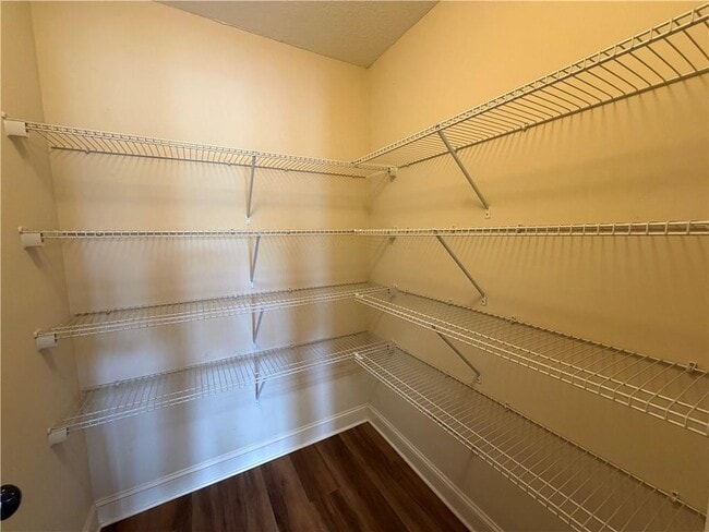 Building Photo - 2125 Savannah Dr