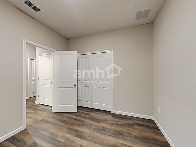 Building Photo - 194 Hemlock Point