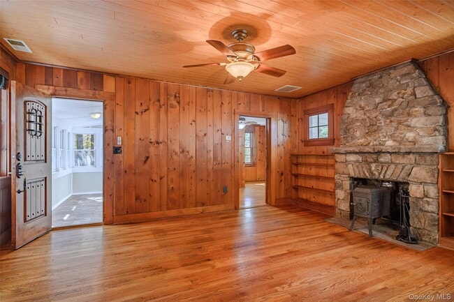 Building Photo - 107 Meads Farm Rd