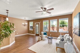 Building Photo - 25206 Finchgrove Ln