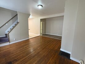 Building Photo - 21 E William St