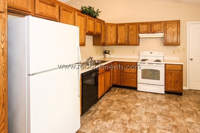 Building Photo - Coming Soon! Freshly Updated Fishers Home!