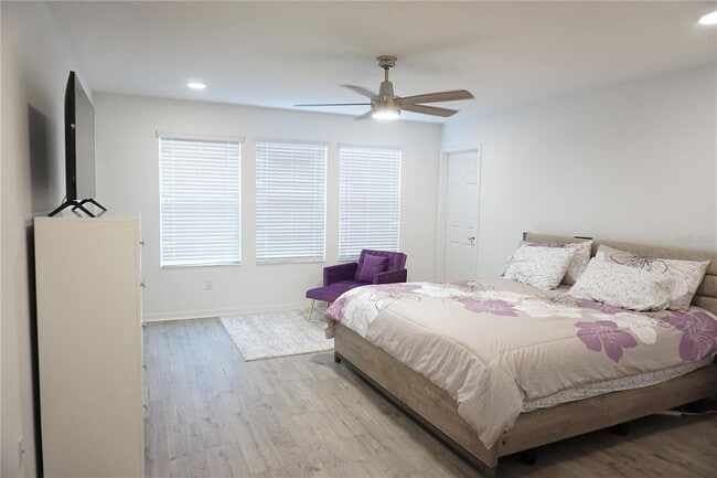 Building Photo - 5732 Newberry Pnes Ave