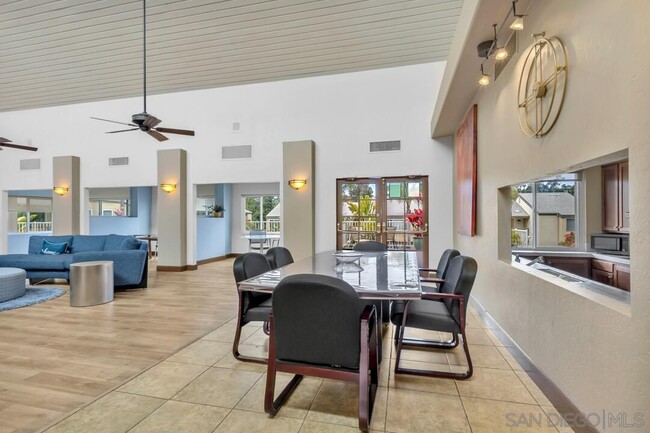 Building Photo - 8521 Villa La Jolla Dr