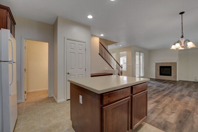 Building Photo - 3 Bedroom Home in Summerlin West COMING SOON!