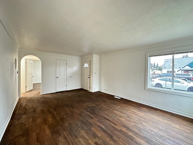 Building Photo - 1134 N Rainier Ave