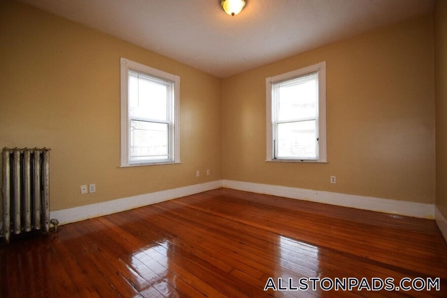 Building Photo - 6 Haskell St