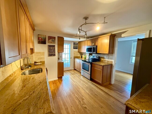 Building Photo - 65 Terrace Ave