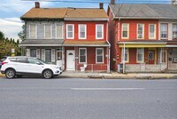 Building Photo - 355 S 9th St