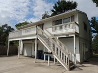 Building Photo - 933 E Front St