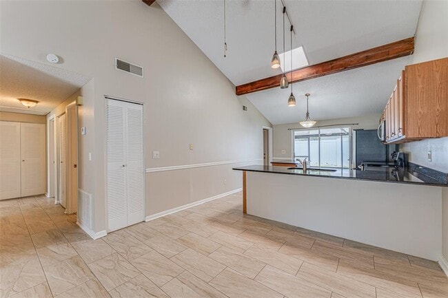 Building Photo - 16017 Woodpine Dr