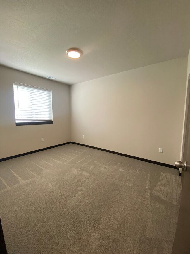 Building Photo - 4310-4312 N Centennial Ln