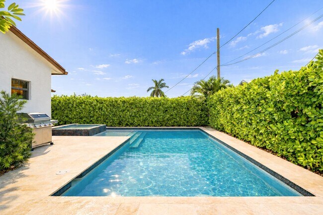 Building Photo - 7606 S Olive Ave