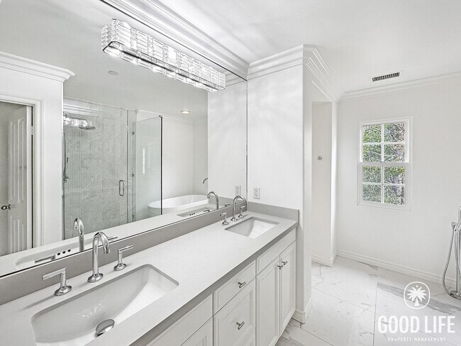 Building Photo - Highly Desired Irvine Living | 3-Bed, Office, Gated Community