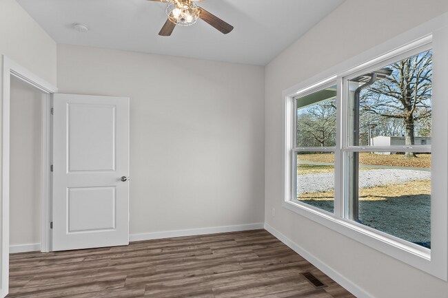 Building Photo - 200-202 3rd St