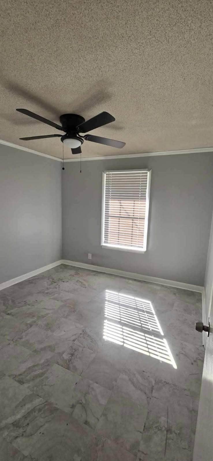 Building Photo - 2235 Poinsettia Cir