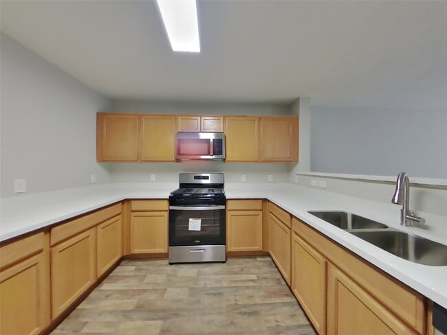 Building Photo - 29315 Legends Bluff Dr