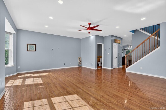 Building Photo - 113 Barr Ln