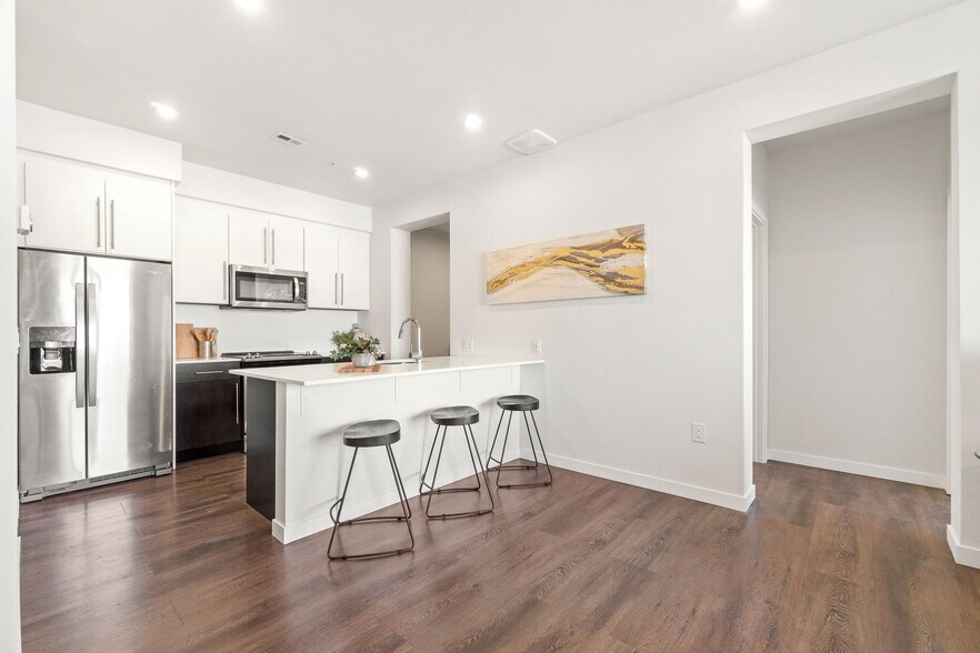 Primary Photo - Mile High Apartments at Sloan's Lake