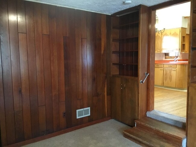 Building Photo - UNIVERSITY MID CENTURY