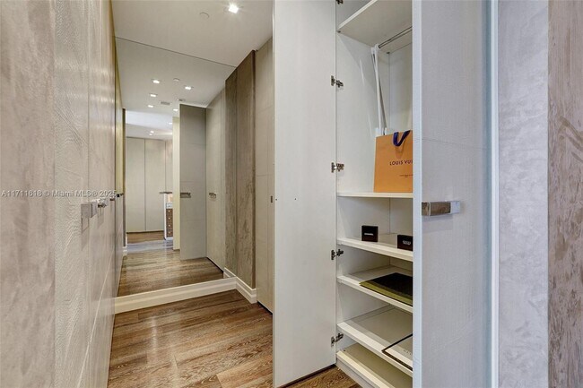Building Photo - 17749 Collins Ave