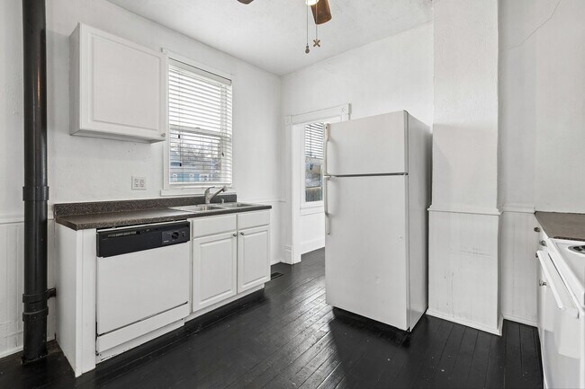 Building Photo - Next to Dog Bar!