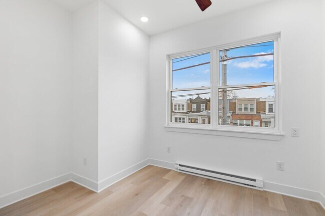 Building Photo - 6049 Elmwood Ave