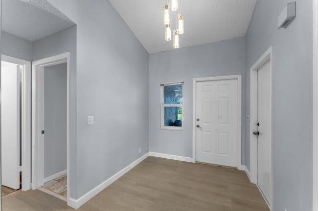 Building Photo - 5291 Tiffany Anne Cir