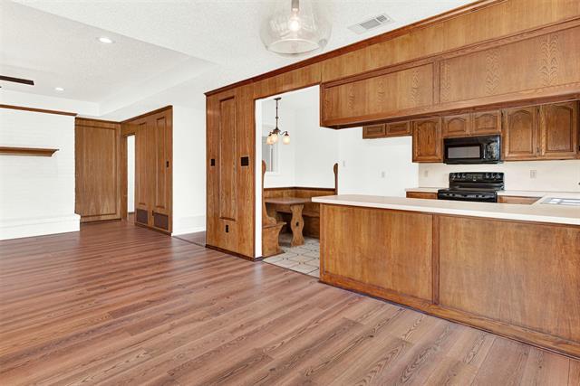 Building Photo - 2713 Pinery Ln