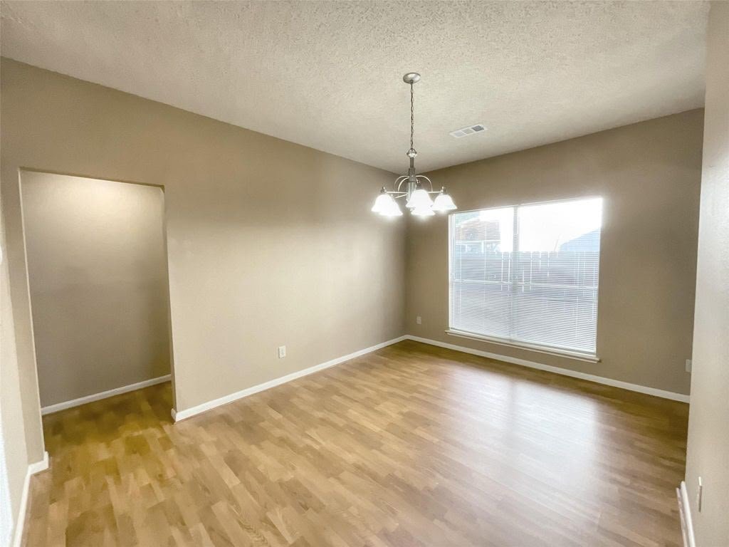 Building Photo - 18083 Holly Forest Dr
