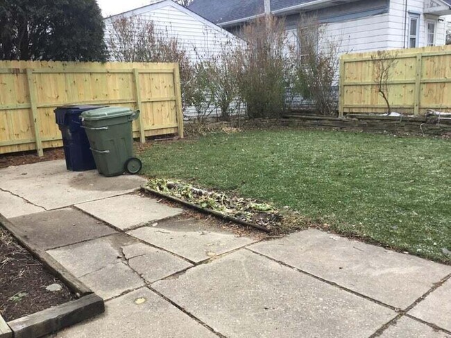 Building Photo - 6111 W St Paul Ave