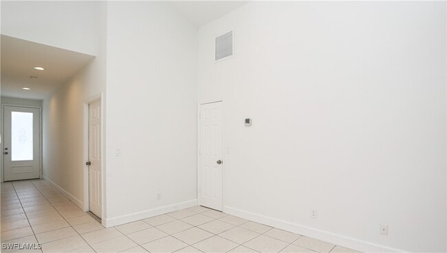 Building Photo - 835 106th Ave N