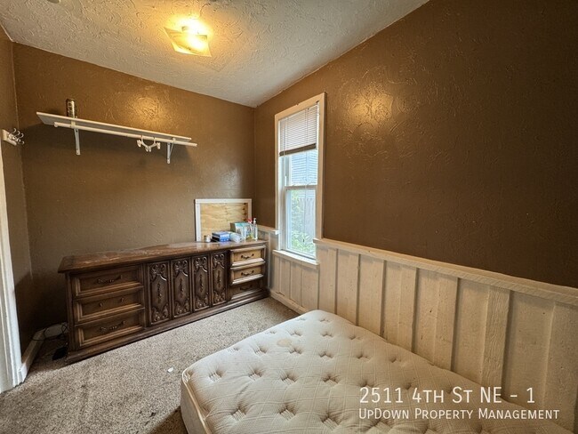 Building Photo - 2511 4th St NE