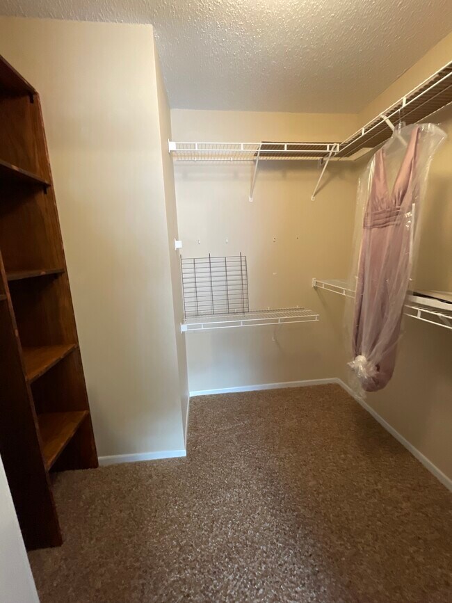 Building Photo - 7103 W 56th St