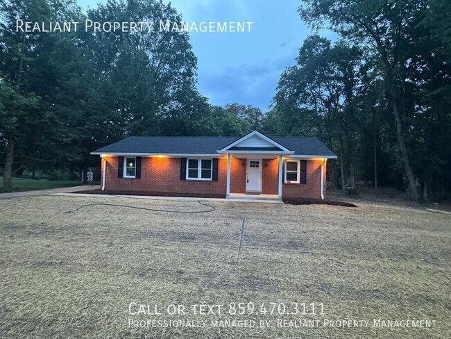 Building Photo - 115 Rainbow Dr