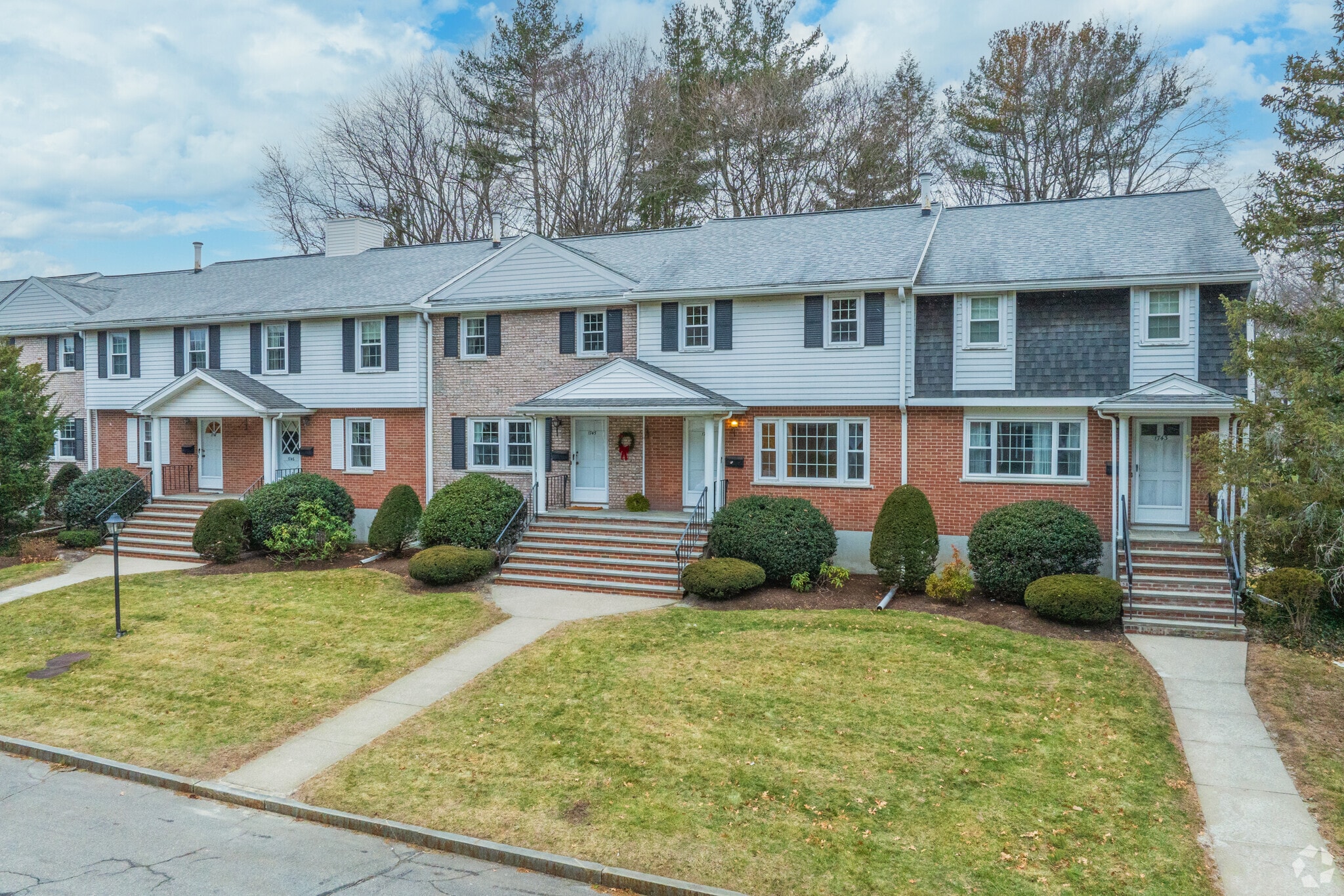 1700 Wedgewood Cmn - Wedgewood Common Apartments