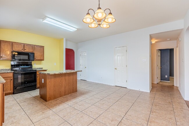 Building Photo - 8914 Walnut Springs