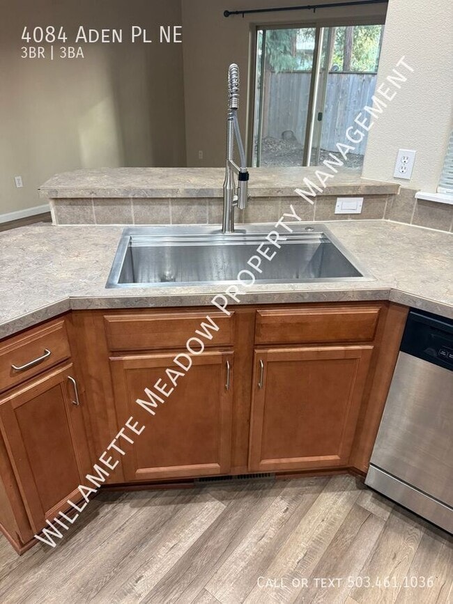 Building Photo - 4084 Aden Pl NE