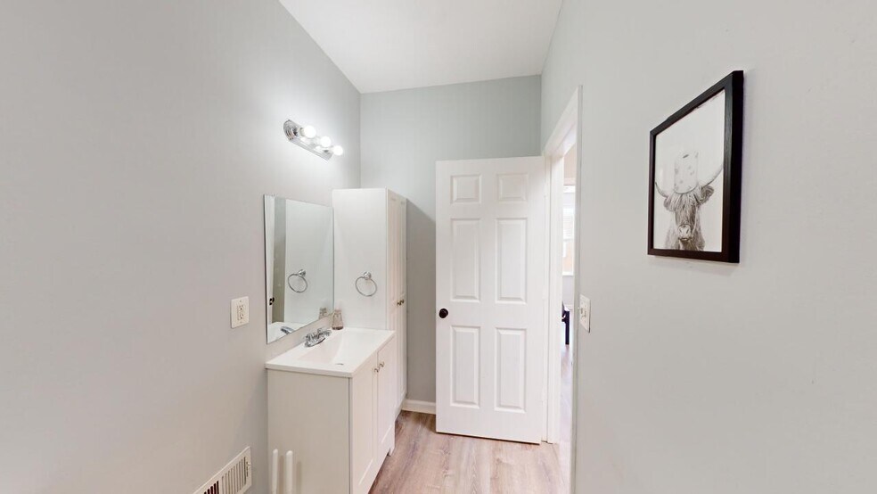 Building Photo - 2407 Jefferson St