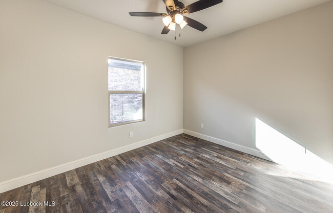 Building Photo - 1808 Ross Ave