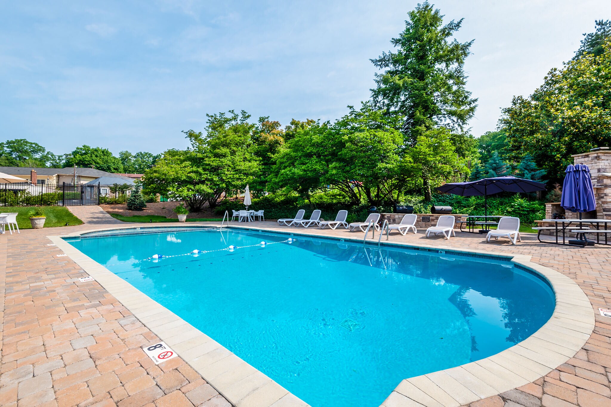 Building Photo - 1400 Kenesaw Ave